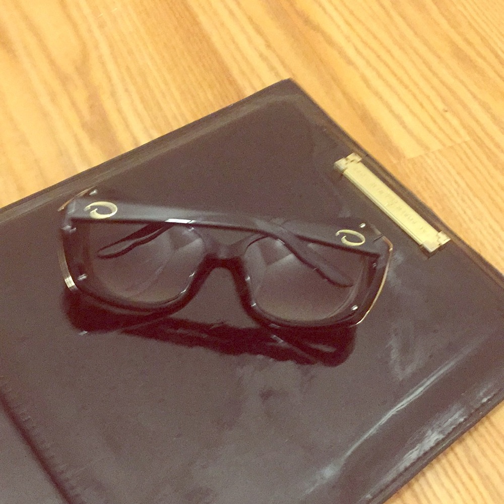 Oscar De La Renta sunglasses